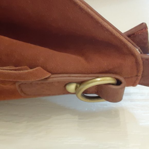 LD Women's Stirrup Native American Fringe Bag - Picture 3 of 6